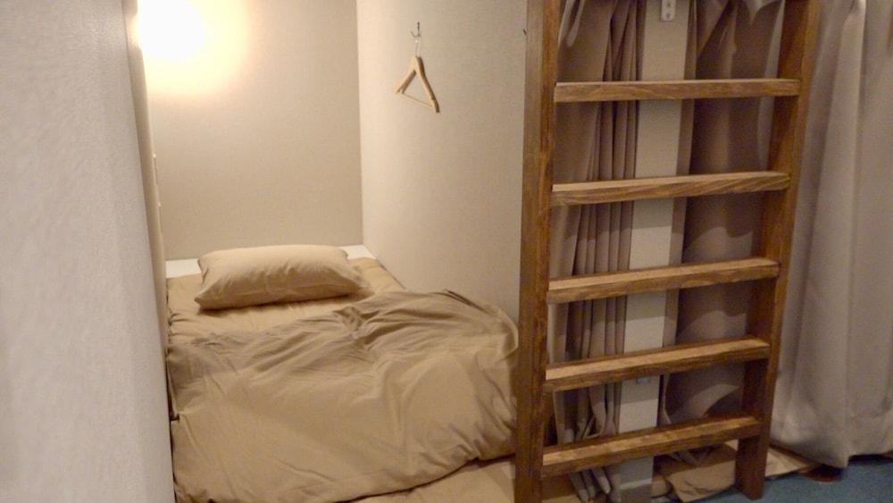 Hostel Bnb+ Secret Base Mejiro 2*